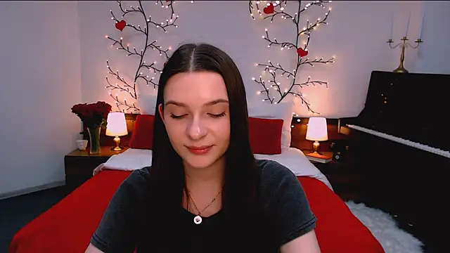 charming_berry's cam snapshot