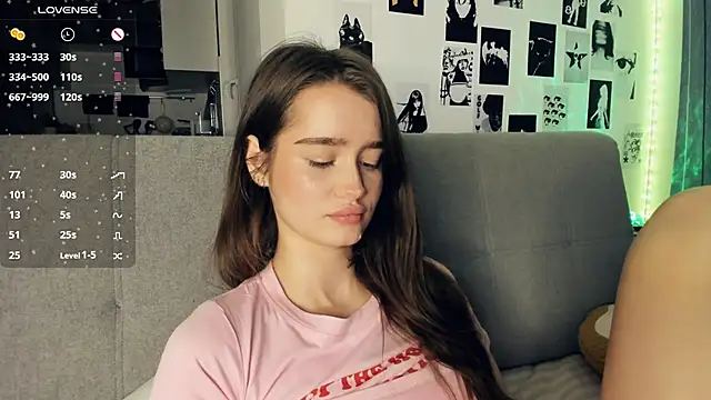 lovelyalivia's cam snapshot