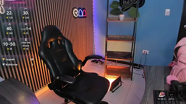 emily_roberts1's cam snapshot