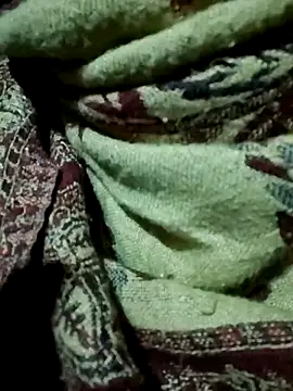 Ruhi_07's cam snapshot