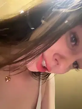 MilaBee's cam snapshot