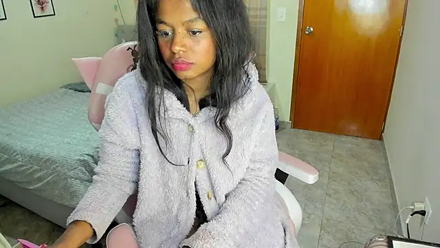 charlott7 live sex cam