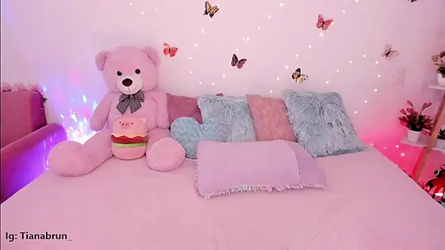 Zara_uwu_'s cam snapshot