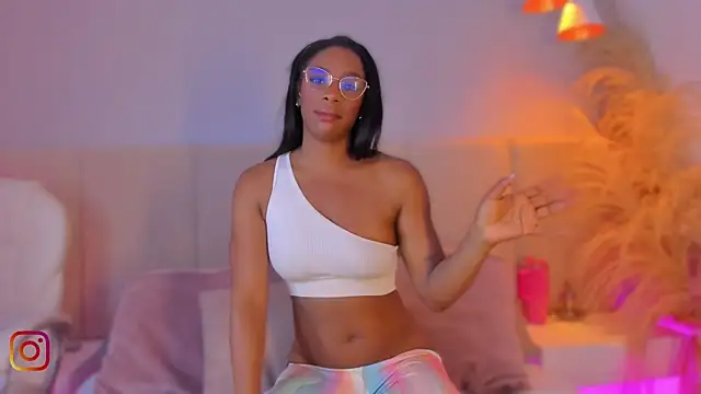 aprilebony_'s cam snapshot