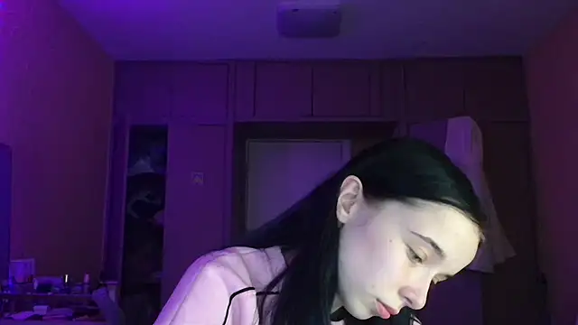 Emilia_Light's web cam