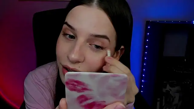 LuxMaya's cam snapshot