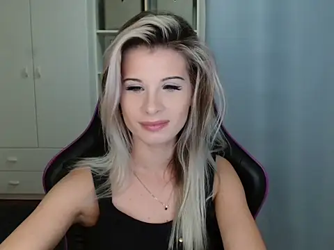 KristineGlow's cam snapshot