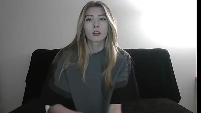 ErikaShyy's cam snapshot