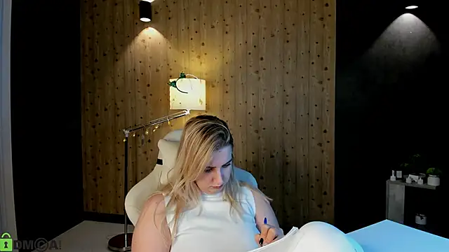 LunasShine's cam snapshot