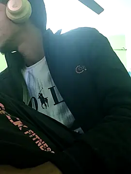 handsome_boy07's cam snapshot