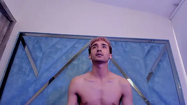 LauryAndNarem69 live sex cam