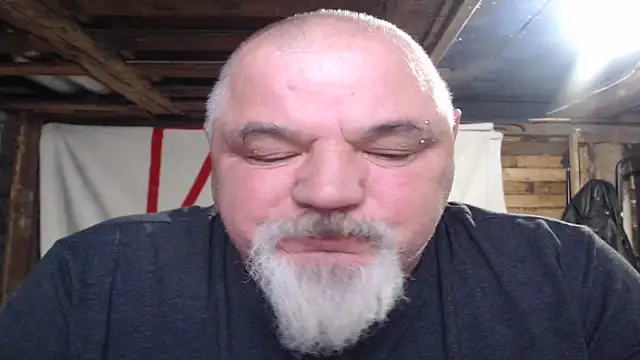 Newfiesausage1972's cam snapshot