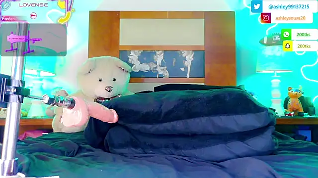 ashley_19xx's cam snapshot