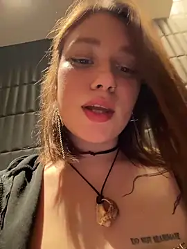 lucy-joy's cam snapshot