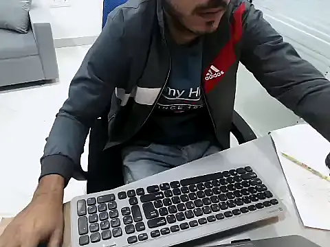 rahulkajuuu0909's cam snapshot