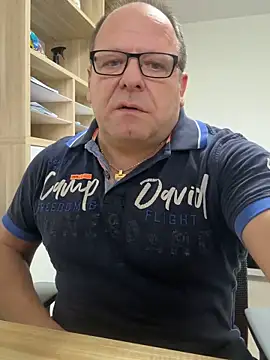 coupleLatinaLovers's cam snapshot