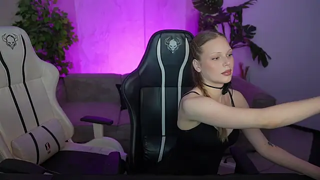 Charlotte_Dreams's cam snapshot