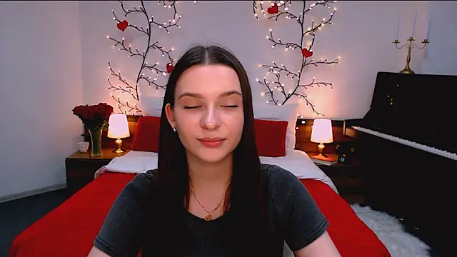 charming_berry's cam snapshot