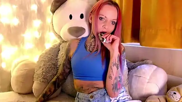 InesGold live sex cam