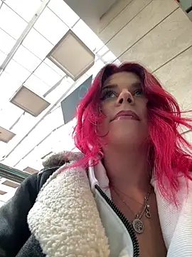 RiriRoseey live sex cam