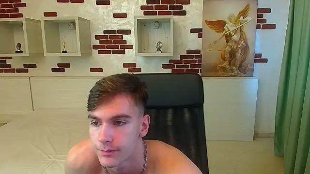 BradyFlint live sex cam