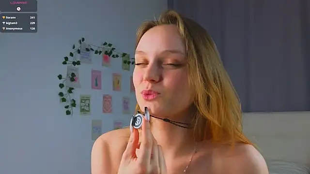 MandaReh live sex cam