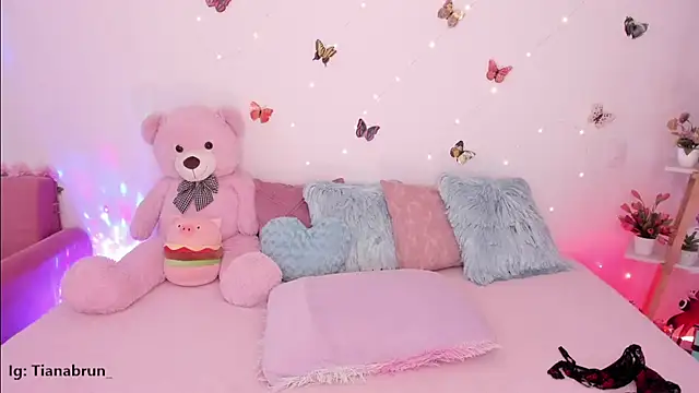 Zara_uwu_'s cam snapshot