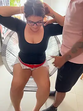 RosaliaVicky's cam snapshot