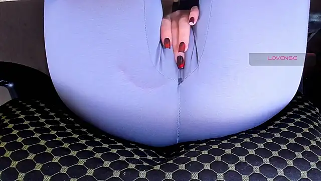 Cameltoe_squirt_inPants's cam snapshot