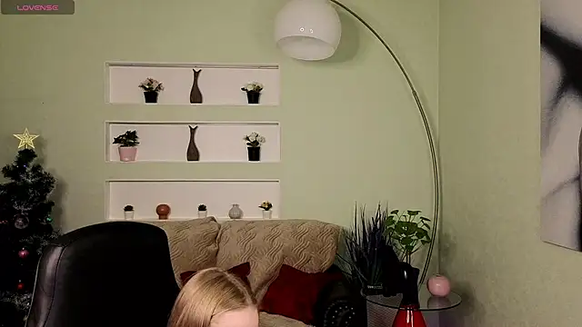 Le0nSky live sex cam