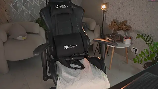 KateOwens's cam snapshot