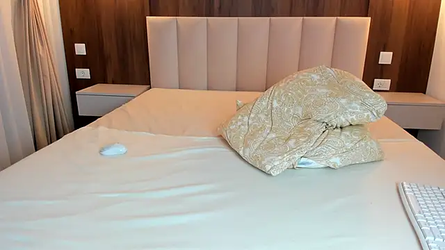 Saradiamond1's cam snapshot