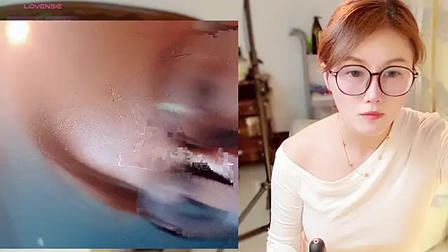 Krismil3 live sex cam