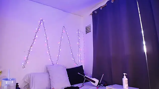 Nicol_Love0's cam snapshot