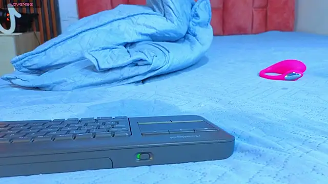 anna_beneet's cam snapshot