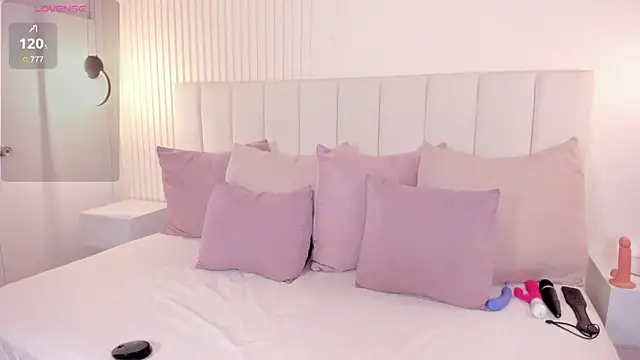 camila_moretti's cam snapshot