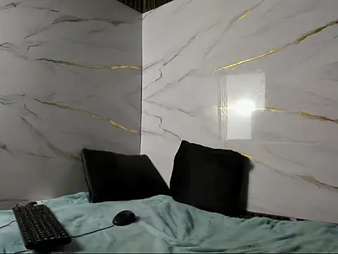 Avanahomix07's cam snapshot