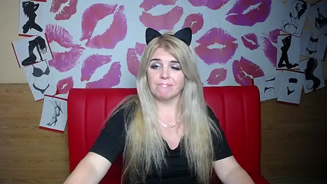 Julya_Barbi live sex cam