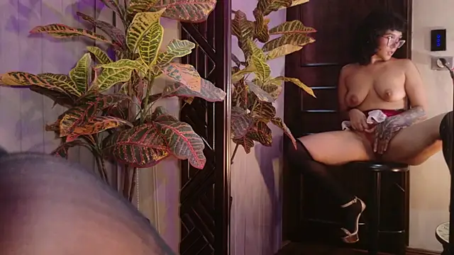 Roxy_ink's cam snapshot