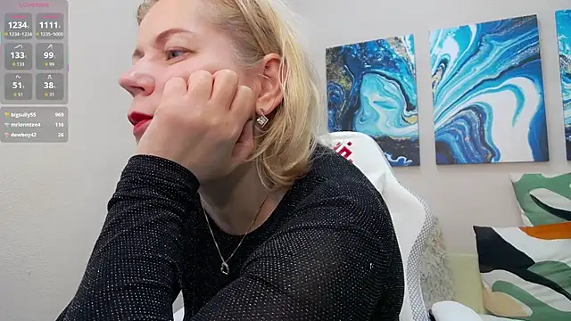 Lorabigass live sex cam