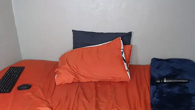 Lunalee's cam snapshot