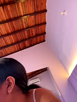 adventure_of_young_2's cam snapshot