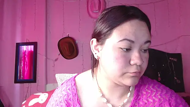 NikkiRous_'s cam snapshot