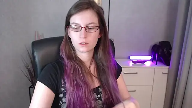 emmaxDelight's cam snapshot