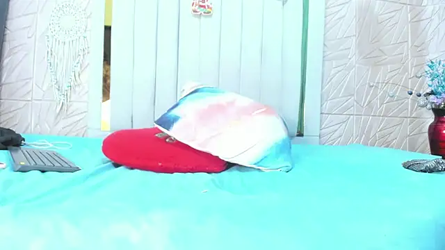 Rebecca_Mitchell's cam snapshot