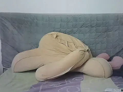 AlphaLatinoBear live sex cam
