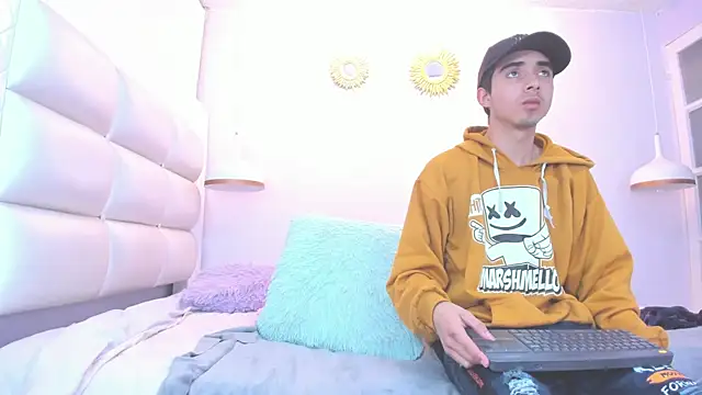 Hottie_Guy live sex cam