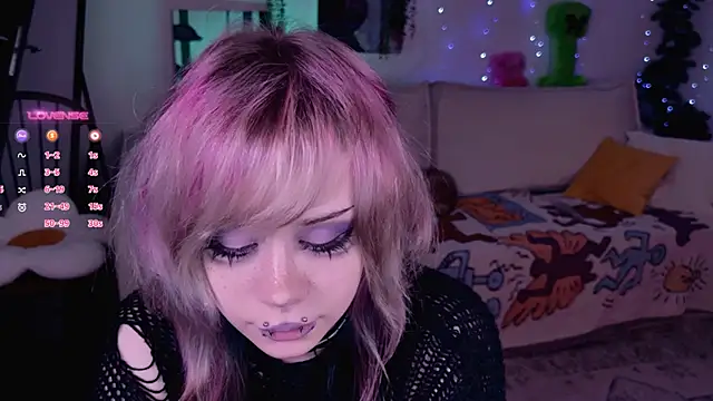 Lollyshy live sex cam