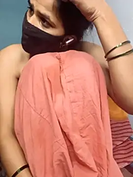 Naughty-Mayaa live sex cam