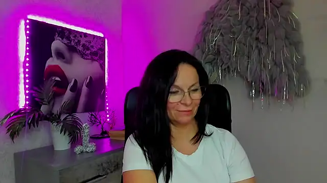 HelenLuxx's cam snapshot